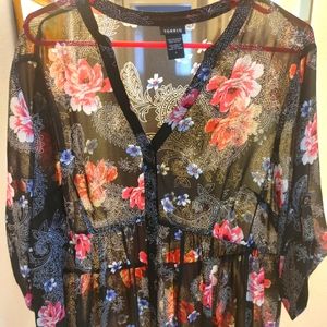 Torrid flowery flowing hi-lo top